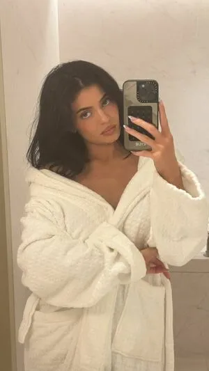 Kylie Jenner OnlyFans Leaked Free Thumbnail Picture - #mZ5A033vXX
