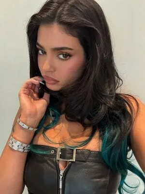 Kylie Jenner OnlyFans Leaked Free Thumbnail Picture - #ndnTtGv8zw