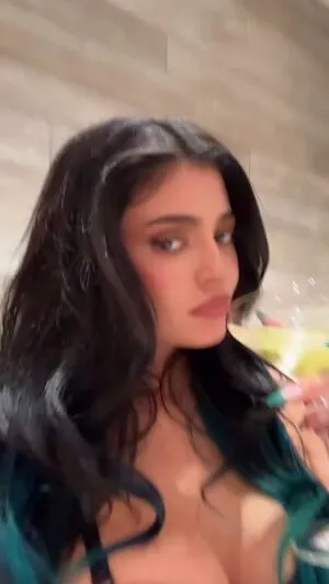 Kylie Jenner OnlyFans Leaked Free Thumbnail Picture - #oMvN5T8nE7