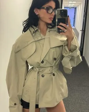 Kylie Jenner OnlyFans Leaked Free Thumbnail Picture - #qMMbDRRdns