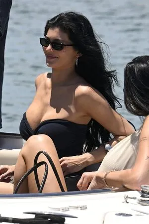 Kylie Jenner OnlyFans Leaked Free Thumbnail Picture - #t8YZPRZlwK