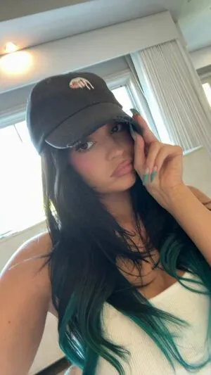 Kylie Jenner OnlyFans Leaked Free Thumbnail Picture - #tfwI3MJyV0