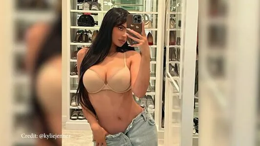 Kylie Jenner OnlyFans Leaked Free Thumbnail Picture - #vWciJUZ09y