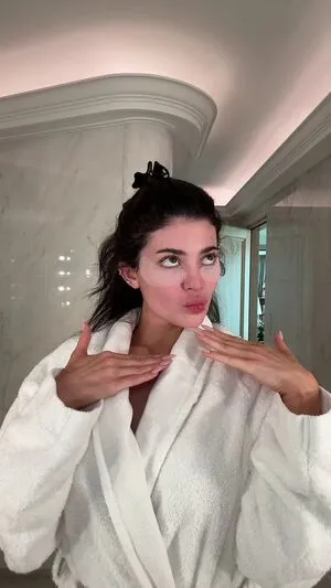 Kylie Jenner OnlyFans Leaked Free Thumbnail Picture - #yIKHS3OWbl