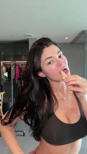 Kylie Jenner OnlyFans Leaked Free Thumbnail Picture - #yjsEEy3bvI