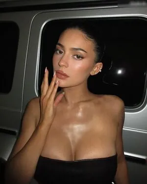 Kylie Jenner OnlyFans Leaked Free Thumbnail Picture - #zcBLHGYxGH
