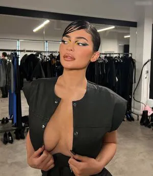 Kylie Jenner OnlyFans Leaked Free Thumbnail Picture - #L2rneA5bb1