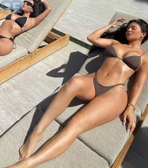 Kylie Jenner OnlyFans Leaked Free Thumbnail Picture - #g4O4KkiOve