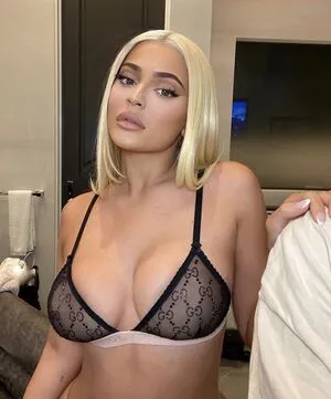 Kylie Jenner OnlyFans Leaked Free Thumbnail Picture - #r0GidoHohS