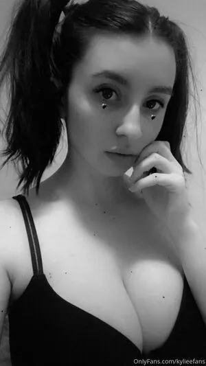 Kylieefans OnlyFans Leaked Free Thumbnail Picture - #1agf5HPW02
