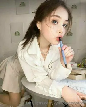 Kylienextdoor69 OnlyFans Leaked Free Thumbnail Picture - #8nvIWBaZXi