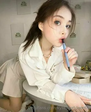 Kylienextdoor69 OnlyFans Leaked Free Thumbnail Picture - #8zyUDZ85tS