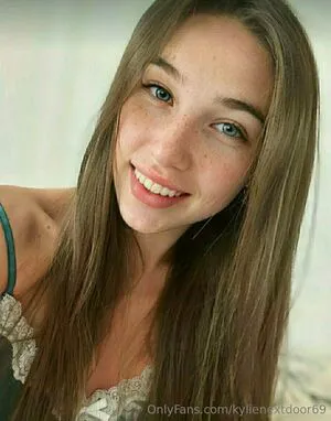 Kylienextdoor69 OnlyFans Leaked Free Thumbnail Picture - #FalTNG5OKs