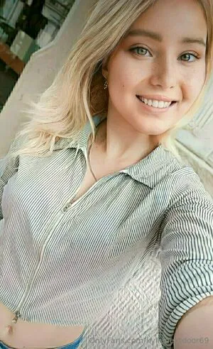 Kylienextdoor69 OnlyFans Leaked Free Thumbnail Picture - #GNnohKAF1y