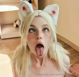 Kylienextdoor69 OnlyFans Leaked Free Thumbnail Picture - #IVE4Rsai3s