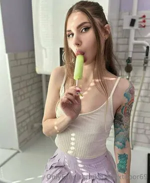 Kylienextdoor69 OnlyFans Leaked Free Thumbnail Picture - #Q6r4ORcjow