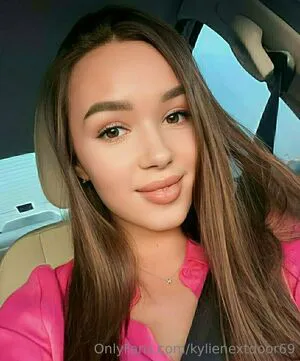 Kylienextdoor69 OnlyFans Leaked Free Thumbnail Picture - #Z2bhNfgyWo