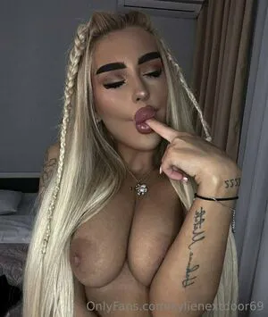 Kylienextdoor69 OnlyFans Leaked Free Thumbnail Picture - #j0d3GZPelc