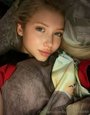 Kylienextdoor69 OnlyFans Leaked Free Thumbnail Picture - #x1JSccX9fc