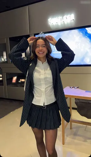 La Elui OnlyFans Leaked Free Thumbnail Picture - #46TYH4NY1P
