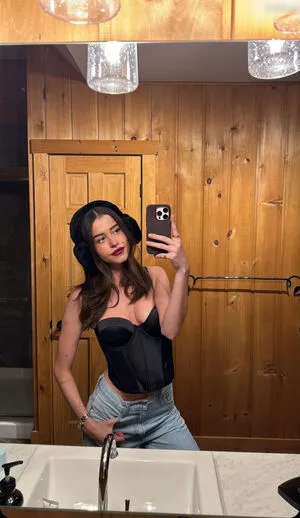 La Elui OnlyFans Leaked Free Thumbnail Picture - #zU4zIPOrUd