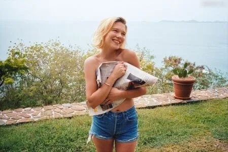 La Seydoux OnlyFans Leaked Free Thumbnail Picture - #KyvnkxQyFI