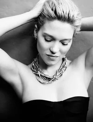 La Seydoux OnlyFans Leaked Free Thumbnail Picture - #gtlihSqdp0