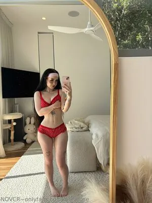 Laararose OnlyFans Leaked Free Thumbnail Picture - #NGCgz2tjgA