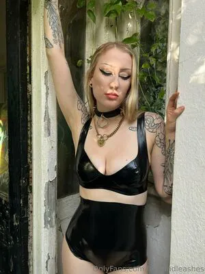 Laceandleashes OnlyFans Leaked Free Thumbnail Picture - #xokiKJO2aH