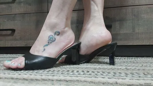 Laceys Muscular Calves OnlyFans Leaked Free Thumbnail Picture - #0zSN1vbrR4