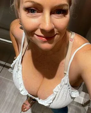 Lactatingmilfbritney OnlyFans Leaked Free Thumbnail Picture - #91Y7vpLhyn