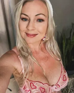 Lactatingmilfbritney OnlyFans Leaked Free Thumbnail Picture - #NV628YYrCV