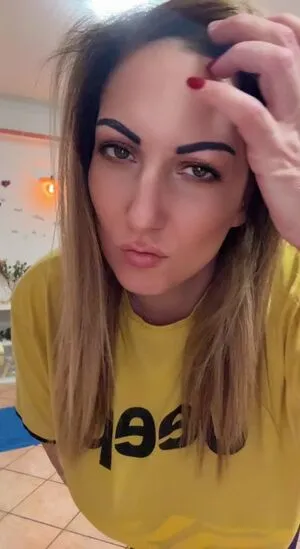 Ladeadiromafiore OnlyFans Leaked Free Thumbnail Picture - #c774WhX756