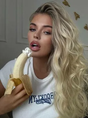 Lady Emily OnlyFans Leaked Free Thumbnail Picture - #3lLOEhVTo3