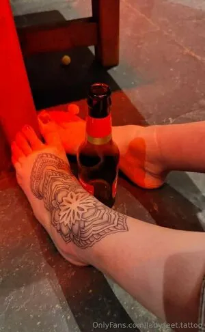 Lady Feet Tattoo OnlyFans Leaked Free Thumbnail Picture - #UXaCT7LpI9