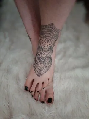 Lady Feet Tattoo OnlyFans Leaked Free Thumbnail Picture - #sFcPJ8n2L8