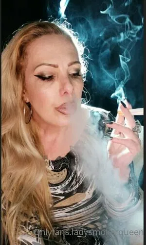 Lady Smoker Queen OnlyFans Leaked Free Thumbnail Picture - #Q71tMvdtUz