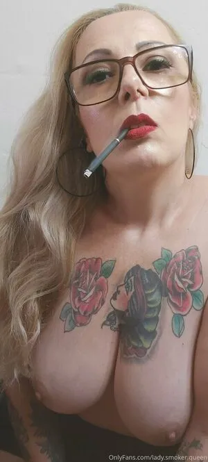 Lady Smoker Queen OnlyFans Leaked Free Thumbnail Picture - #nG0lowh2EA