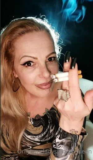 Lady Smoker Queen OnlyFans Leaked Free Thumbnail Picture - #sJ8czReGAA