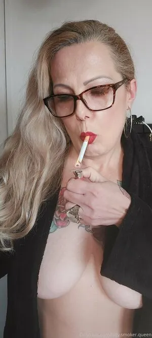 Lady Smoker Queen OnlyFans Leaked Free Thumbnail Picture - #x8L8PQw701