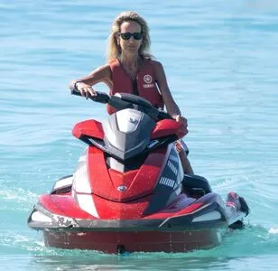 Lady Victoria Hervey OnlyFans Leaked Free Thumbnail Picture - #sDrAIRK9AI