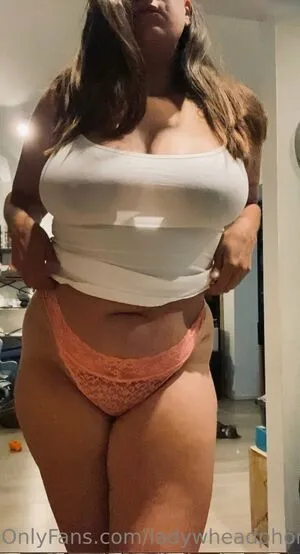 Lady With Headphones OnlyFans Leaked Free Thumbnail Picture - #dWpp7PiyIJ