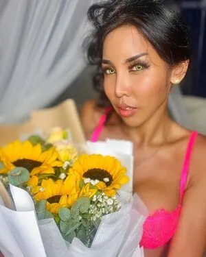 Ladyboyshasha OnlyFans Leaked Free Thumbnail Picture - #E9curaxWEx