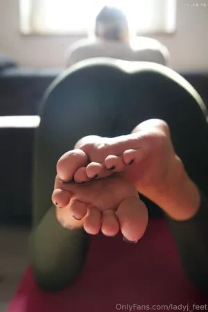 Ladyj Feet OnlyFans Leaked Free Thumbnail Picture - #6HDAX3zfoX