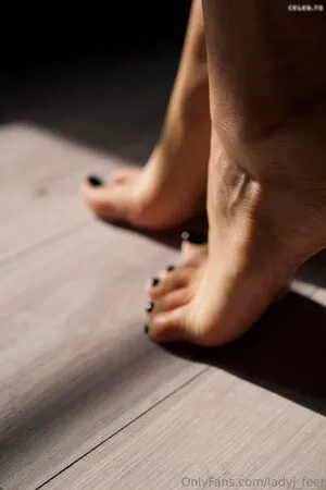 Ladyj Feet OnlyFans Leaked Free Thumbnail Picture - #HJQH1C1L38