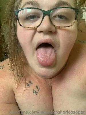 Ladykeepsherlegsopen OnlyFans Leaked Free Thumbnail Picture - #57rVGG0xJh
