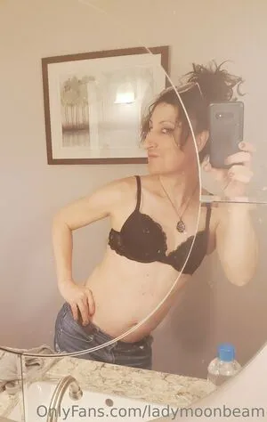 Ladymoonbeam OnlyFans Leaked Free Thumbnail Picture - #4DN5gyEJAp