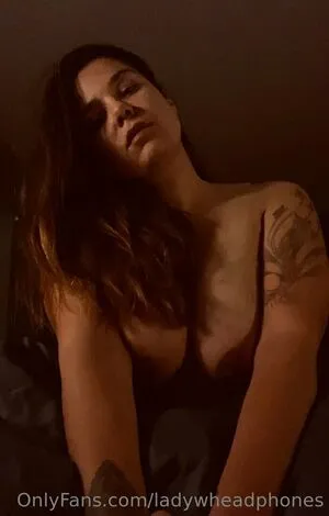Ladywheadphones OnlyFans Leaked Free Thumbnail Picture - #8Ks2IcuG7c