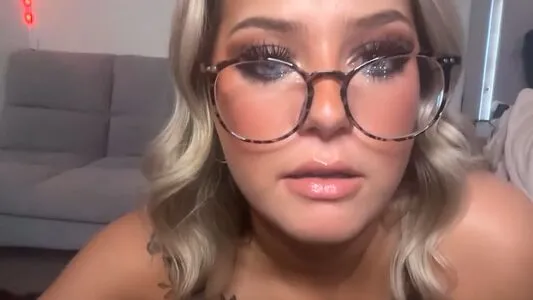 Ladyybugloverr OnlyFans Leaked Free Thumbnail Picture - #QhudLiuXn0