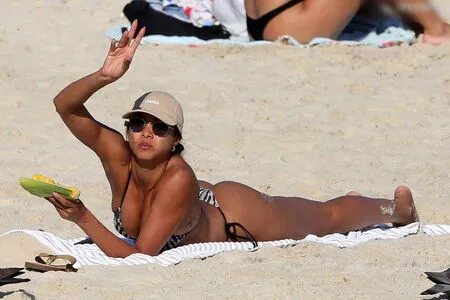 Lais Ribeiro OnlyFans Leaked Free Thumbnail Picture - #hAanglTCE8